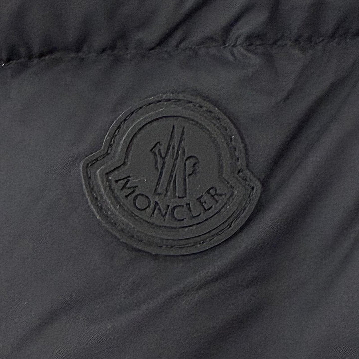 美品▼MONCLER モンクレール 2025年製 MADEIRA ロゴワッペン付き フーデッド ダブルジップアップ ダウンジャケット ブラック 2 正規品