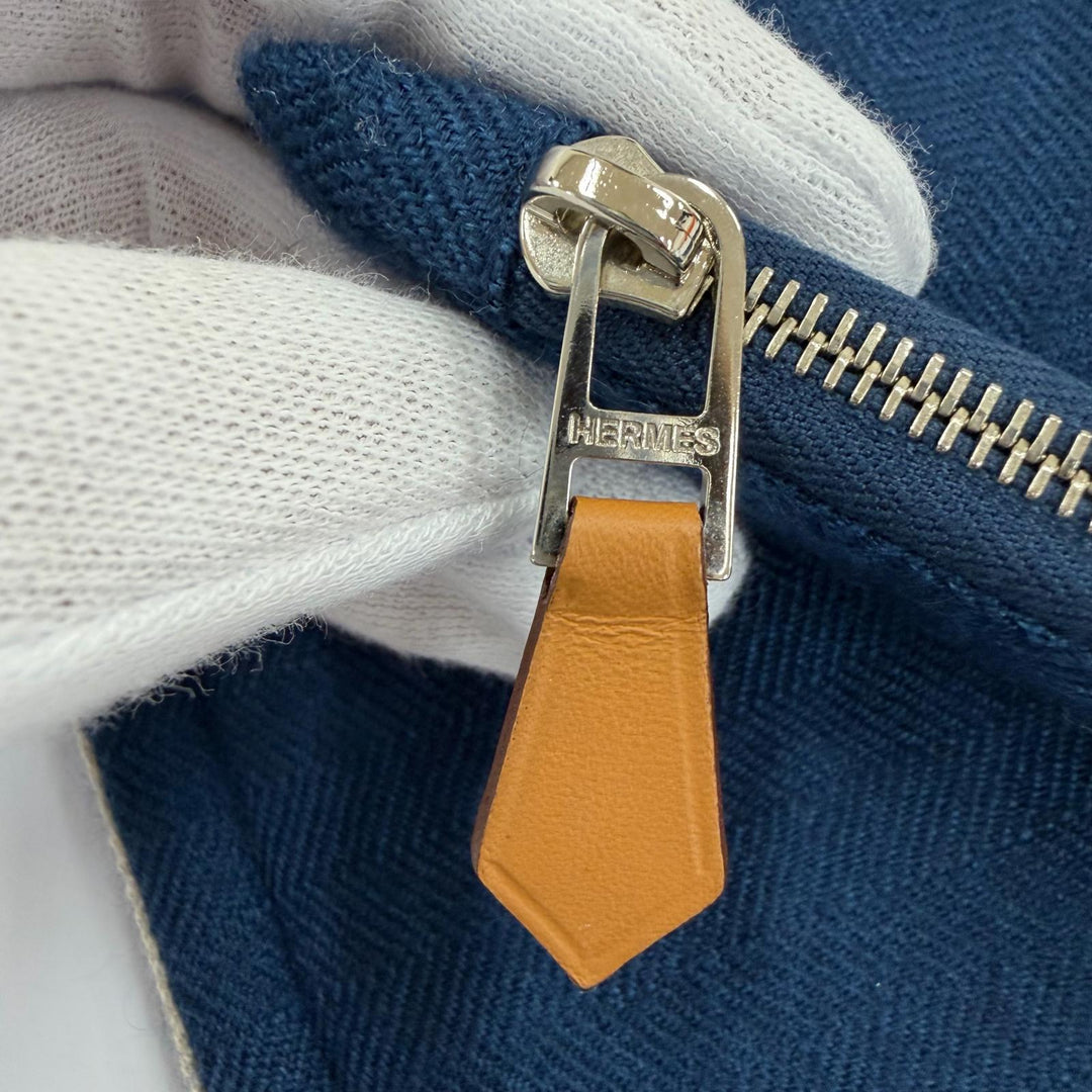 未使用品☆HERMES エルメス カシミヤ100％ トラベラー3 アイマスク・ルームソックス・ポーチセット ネイビー レディース 箱付き