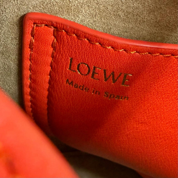 美品☆LOEWE ロエベ AANBBBMX01 ペブル バケットバッグ ミニ スムースカーフスキン 2WAY ショルダー ハンドバッグ ビビッドオレンジ
