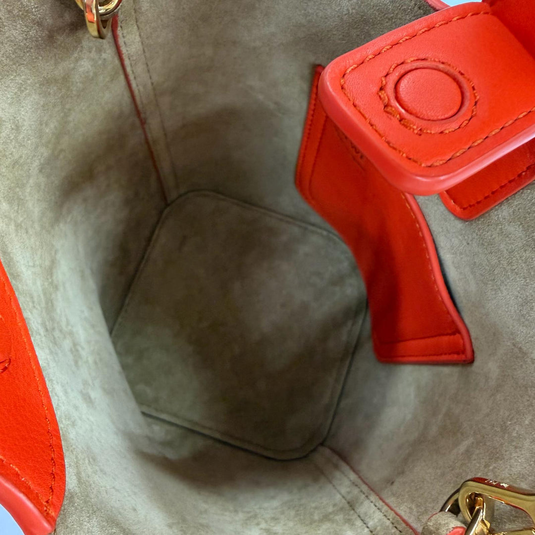 美品☆LOEWE ロエベ AANBBBMX01 ペブル バケットバッグ ミニ スムースカーフスキン 2WAY ショルダー ハンドバッグ ビビッドオレンジ