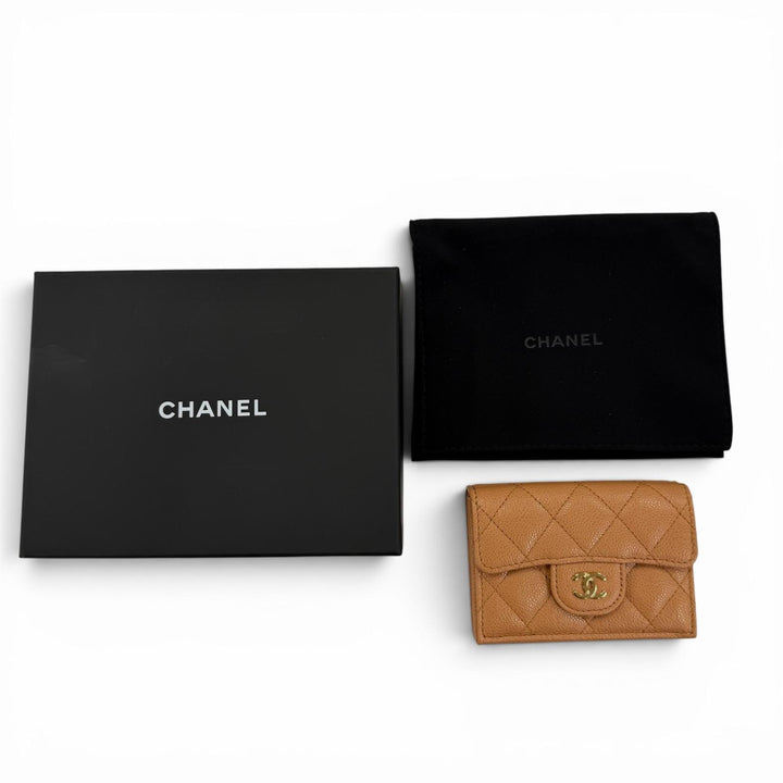 未使用品☆CHANEL シャネル AP0230 クラシック スモール フラップ ウォレット キャビアスキン ココマーク マトラッセ 財布 ブラウン