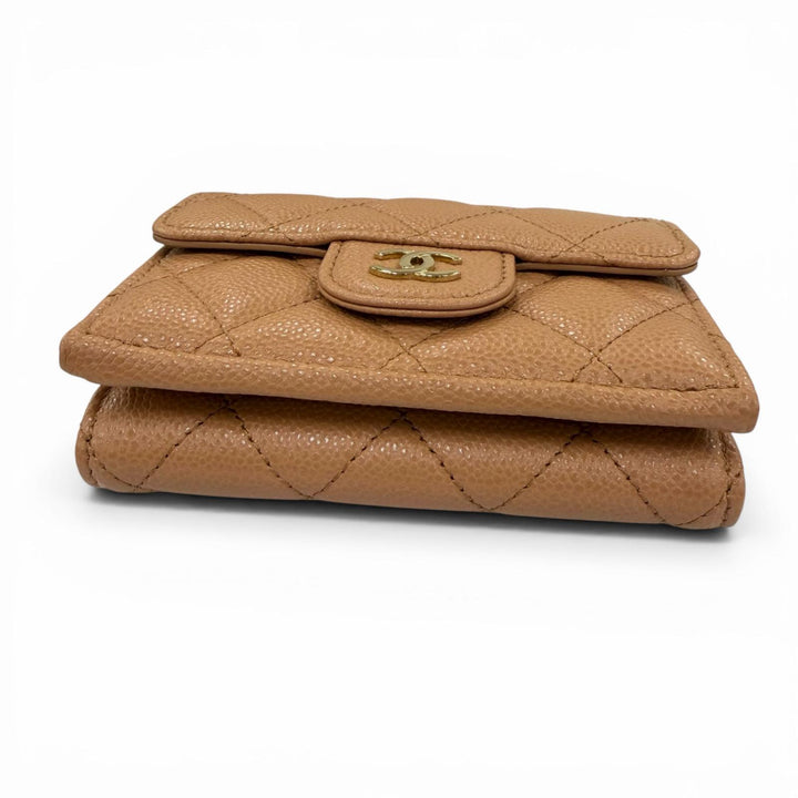 未使用品☆CHANEL シャネル AP0230 クラシック スモール フラップ ウォレット キャビアスキン ココマーク マトラッセ 財布 ブラウン