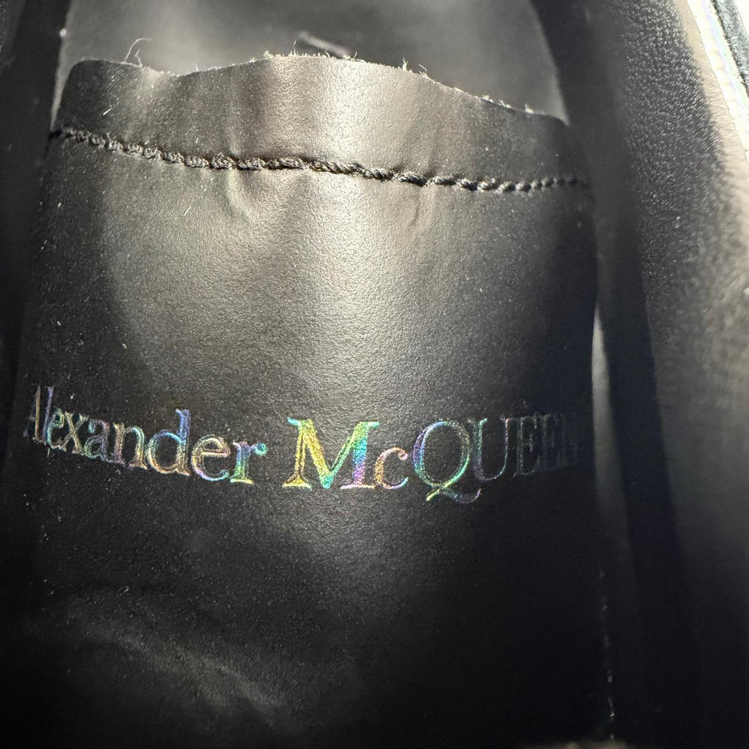 美品☆Alexander McQueen アレキサンダーマックイーン 645868 レザー リフレクターロゴ スニーカー ブラック 39.5 イタリア製 レディース
