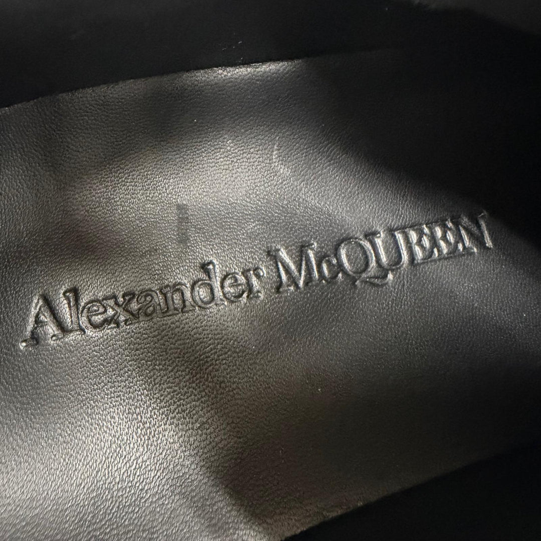 美品☆Alexander McQueen アレキサンダーマックイーン 645868 レザー リフレクターロゴ スニーカー ブラック 39.5 イタリア製 レディース
