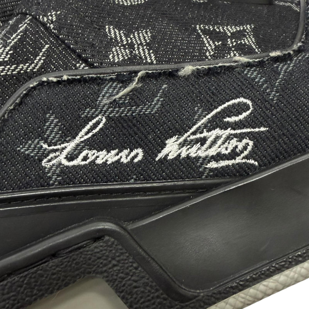 極美品□LOUIS VUITTON ルイヴィトン 2023年製 LV トレイナーライン モノグラムデニム ローカットスニーカー ブラック 9.5 イタリア製