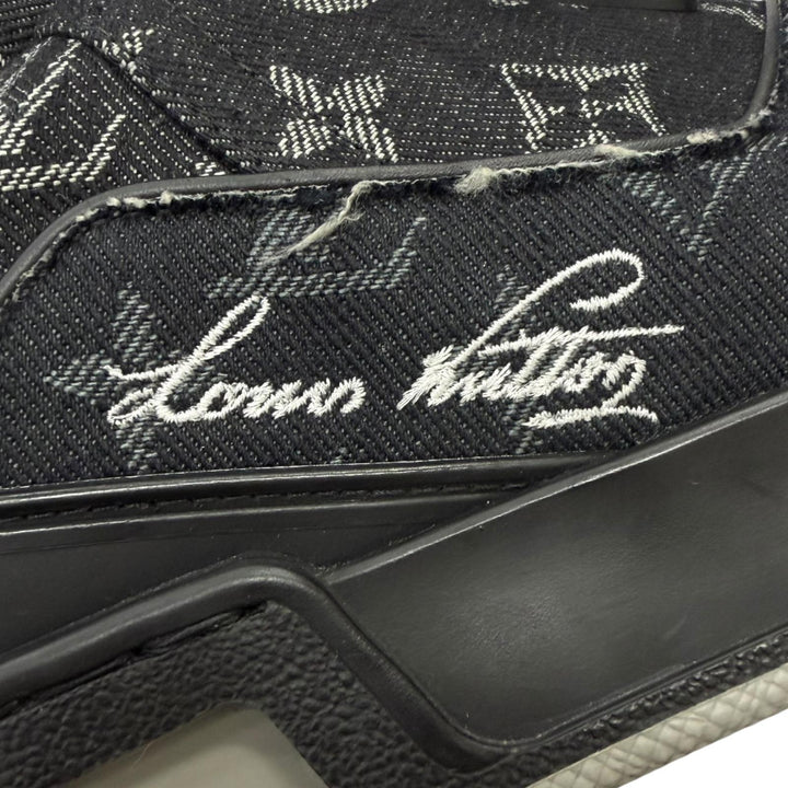 極美品□LOUIS VUITTON ルイヴィトン 2023年製 LV トレイナーライン モノグラムデニム ローカットスニーカー ブラック 9.5 イタリア製