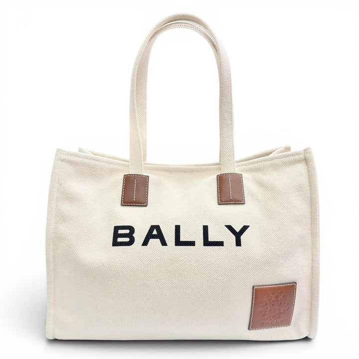 極美品△BALLY バリー AKELEI ロゴレザーパッチ キャンバス 大型 トートバッグ 肩掛け可◎ アイボリー系 ブラウン レディース