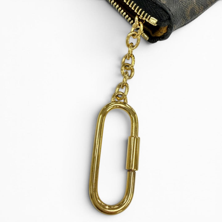 極美品☆CELINE セリーヌ 10C662BTA.38NO トリオンフキャンバス キーリング付き コインケース ブラック イタリア製 レディース 箱付き