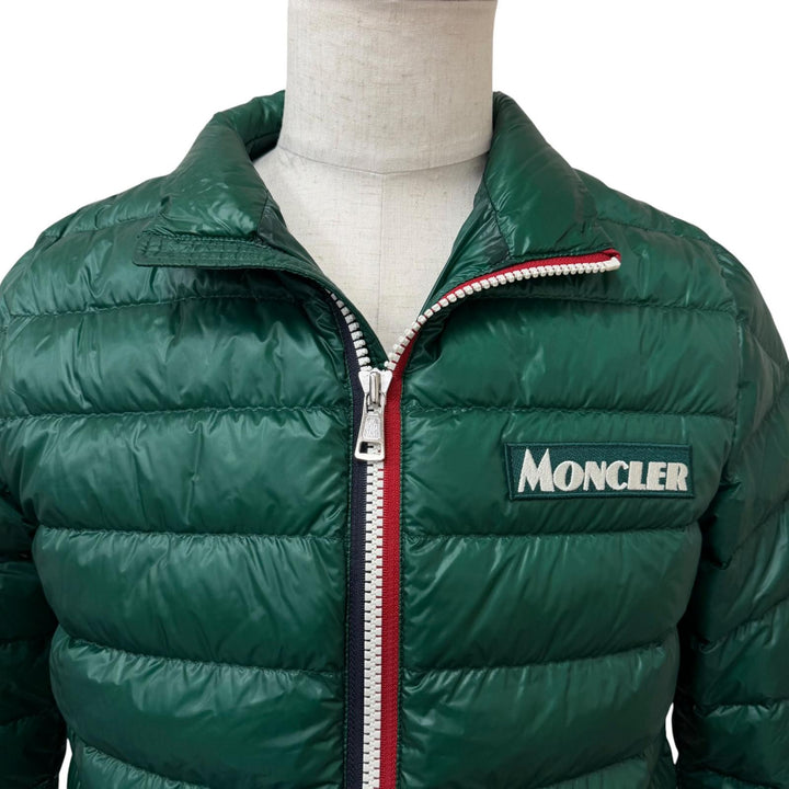 美品□MONCLER モンクレール F10911A11600 PETICHET GIUBBOTTO ロゴワッペン ライト ダウンジャケット グリーン 1 正規品 メンズ