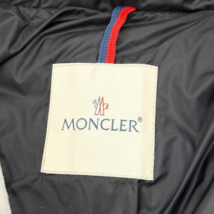 美品☆MONCLER モンクレール C20934930005 HERMINE エルミンヌ ロゴワッペン・フード付 ZIP ダウンコート ブラック 0 正規品 レディース