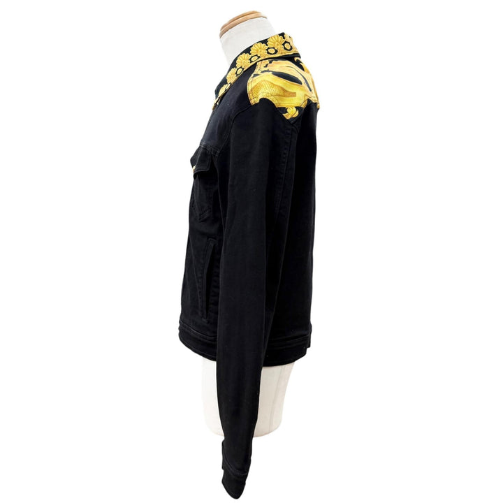 美品▼VERSACE ヴェルサーチ 2023年製 1014411 バロッコ メデューサボタン デニムジャケット 48 正規品 メンズ ガーメント・ハンガー付