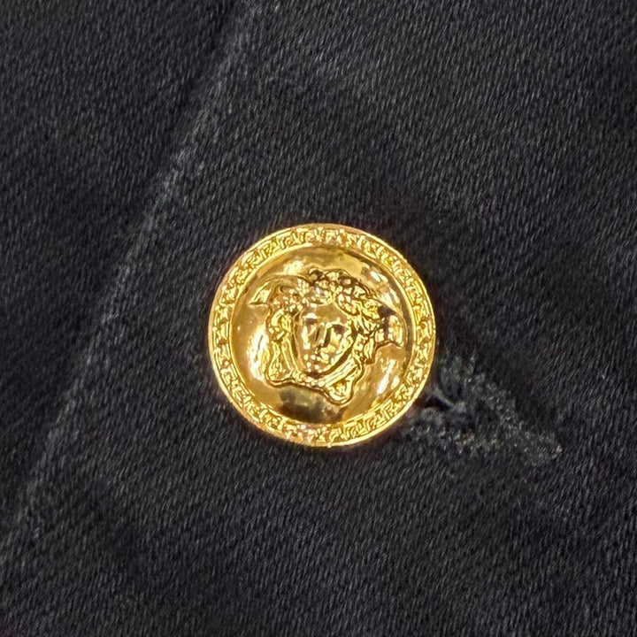 美品▼VERSACE ヴェルサーチ 2023年製 1014411 バロッコ メデューサボタン デニムジャケット 48 正規品 メンズ ガーメント・ハンガー付