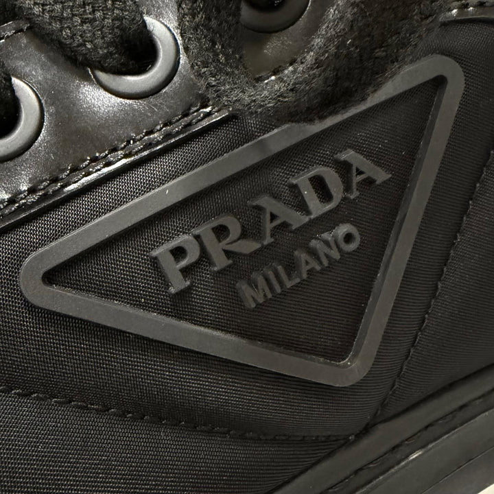 美品□PRADA プラダ 2TG183 レザー使い トライアングルロゴ Re-Nylon ハイカットスニーカー ブラック 8 イタリア製 メンズ 保存袋付き