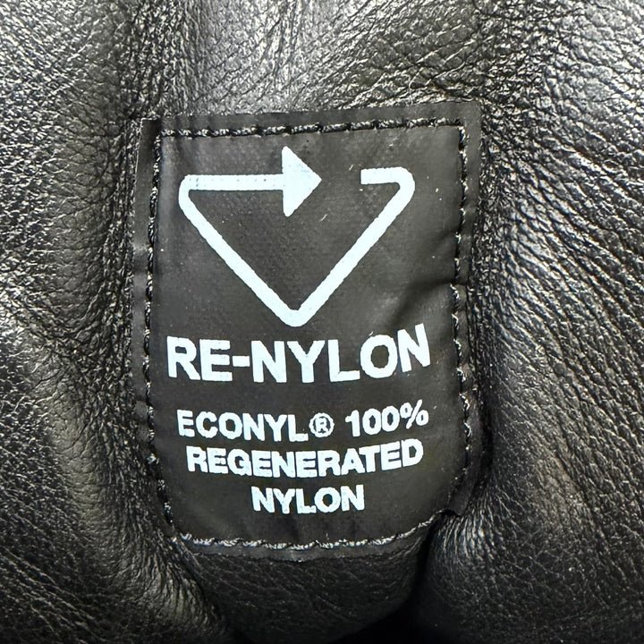 美品□PRADA プラダ 2TG183 レザー使い トライアングルロゴ Re-Nylon ハイカットスニーカー ブラック 8 イタリア製 メンズ 保存袋付き