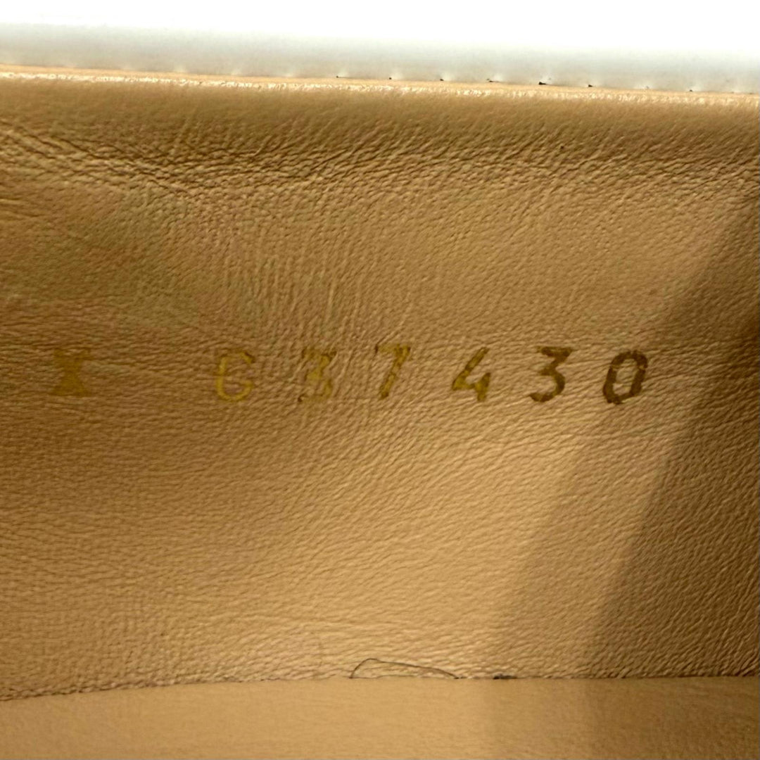 極美品★CHANEL シャネル G37430 ロゴ金具 ココマーク パテントレザー ローファー ホワイト ゴールド金具 38 イタリア製 保存袋付き