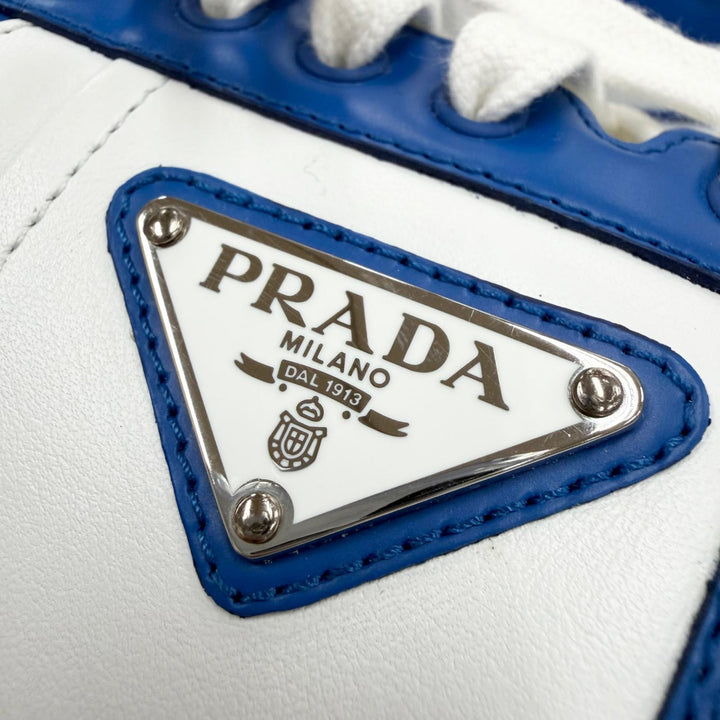 極美品▼PRADA プラダ 2EE364 レザー トライアングルロゴ 三角プレート ローカットスニーカー ブルー ホワイト 5 イタリア製 メンズ 箱付