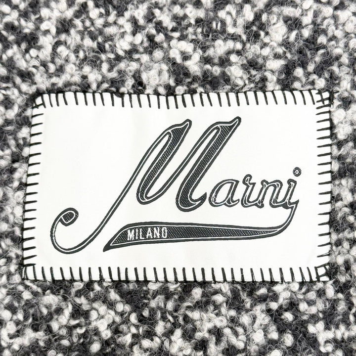 極美品△MARNI マルニ 25AW SCMC0145Y0 アルパカ ロゴワッペン ブークレ織り フリンジ ロング マフラー ブラック ホワイト 伊製 正規品