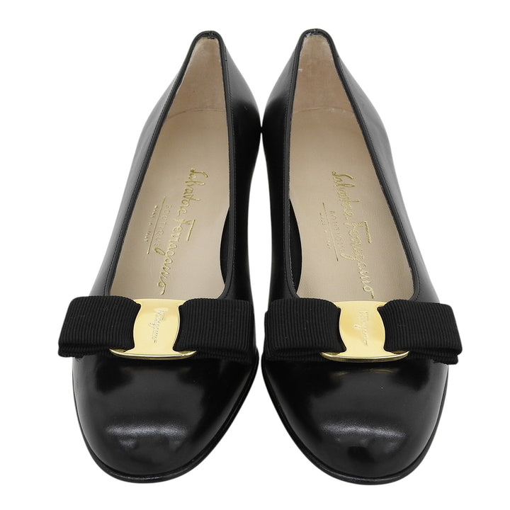 未使用品▲Salvatore Ferragamo サルヴァトーレフェラガモ ヴァラ レザー パンプス ブラック ゴールド金具 7 伊製 レディース 保存袋付き