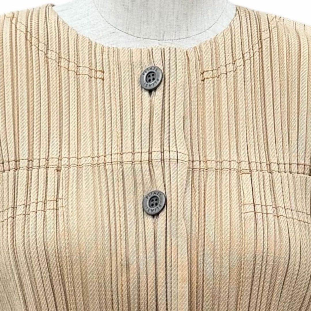 美品★PLEATS PLEASE プリーツプリーズ イッセイミヤケ 25SS PP51JC602 ロゴボタン付き DENIM カーディガン ベージュ 3 日本製 正規品