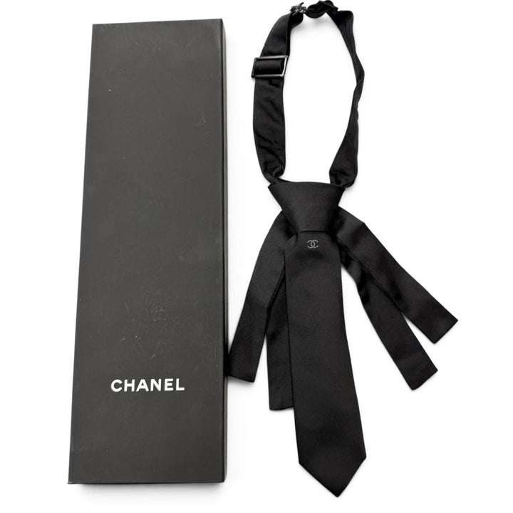 美品□CHANEL シャネル シルク100％ ココマーク ネクタイデザイン チョーカー ブラック イタリア製 メンズ レディース オススメ 箱付き