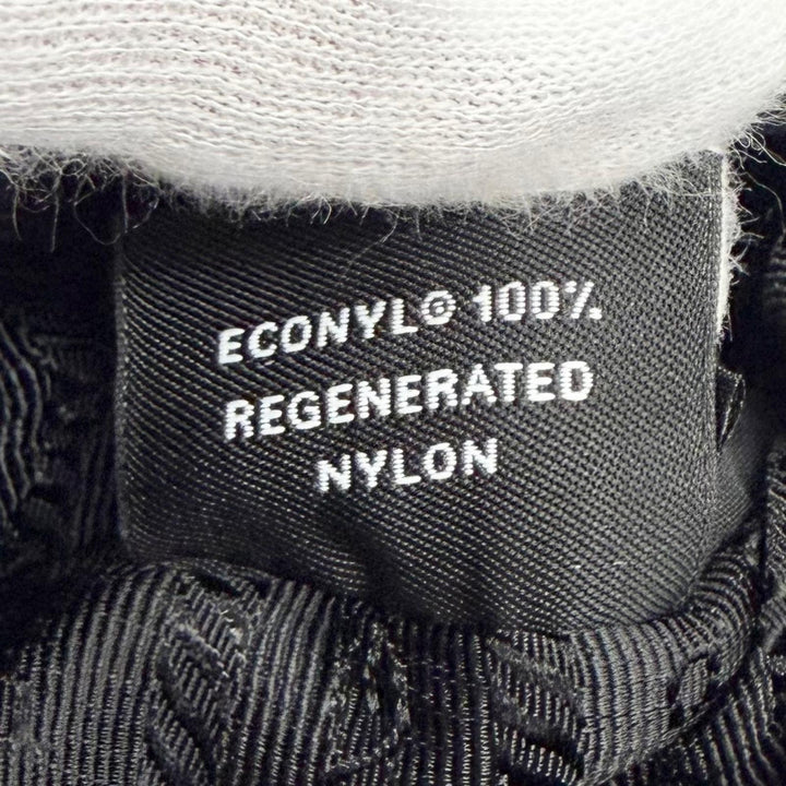 極美品△PRADA プラダ 1NS175 ヴェラ Re-Nylon ミニポーチ スモール 現行品 トライアングルロゴ 三角プレート 化粧ポーチ ブラック 伊製