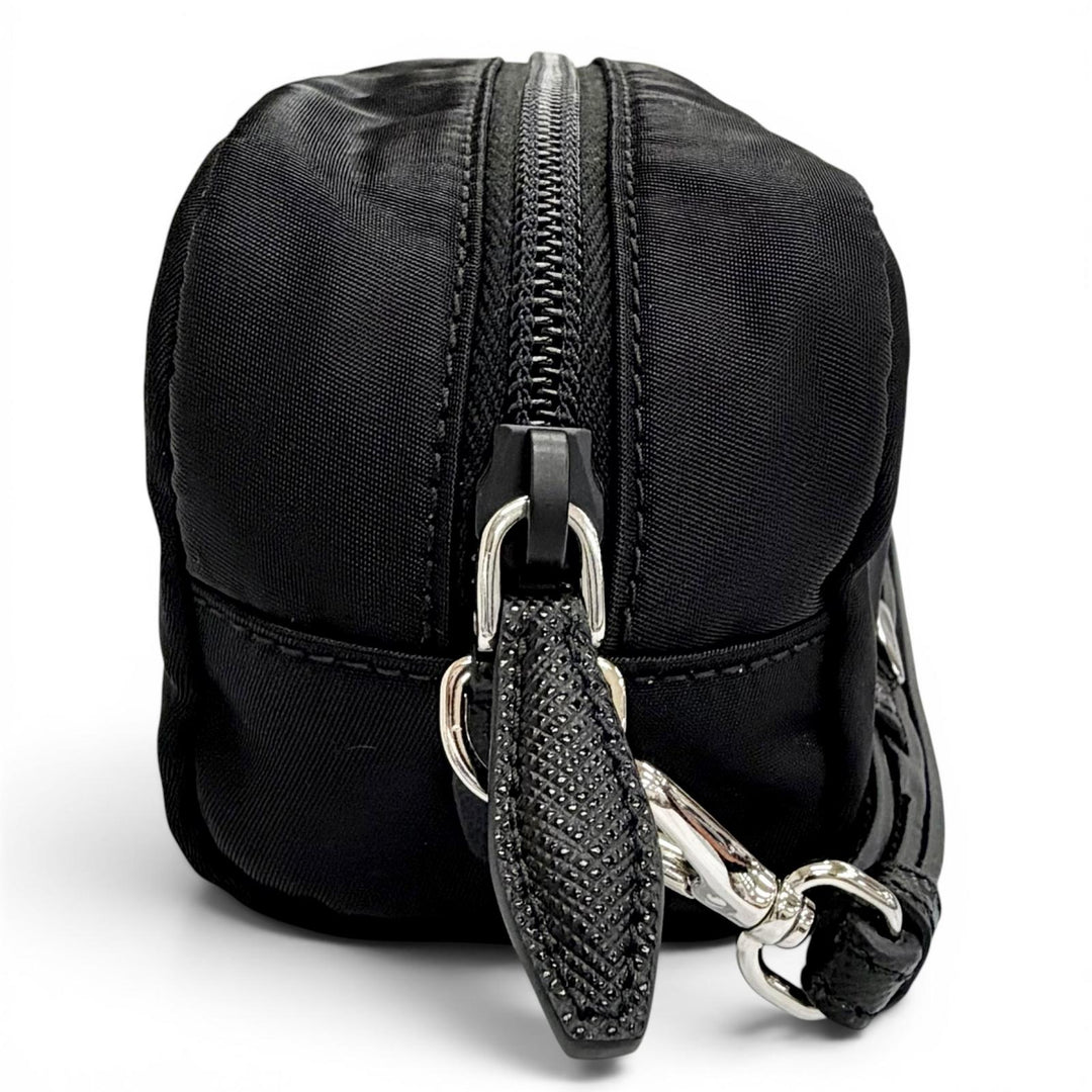 極美品△PRADA プラダ 1NS175 ヴェラ Re-Nylon ミニポーチ スモール 現行品 トライアングルロゴ 三角プレート 化粧ポーチ ブラック 伊製