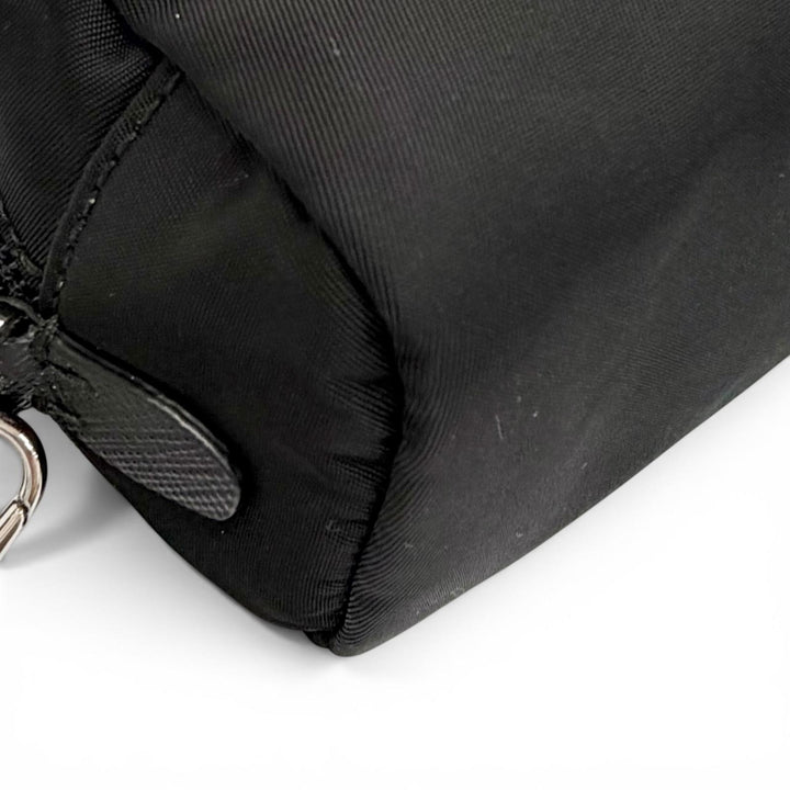 極美品△PRADA プラダ 1NS175 ヴェラ Re-Nylon ミニポーチ スモール 現行品 トライアングルロゴ 三角プレート 化粧ポーチ ブラック 伊製