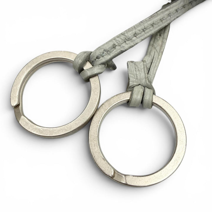 美品▼HERMES エルメス ヴィンテージ レザー シルバー金具 マルジェラ期 クロシェット ネックレス ライトグレー □E刻印 仏製 メンズ