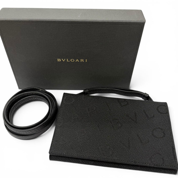 美品□BVLGARI ブルガリ キャンバス レザー ロゴ総柄 レザーストラップ付 ブルガリブルガリ ショルダーウォレット 長財布 黒 イタリア製
