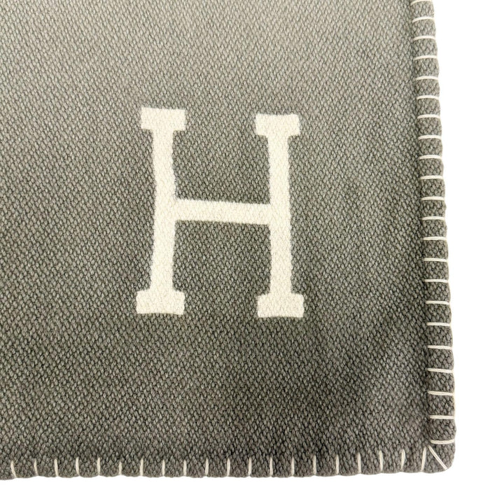 美品△HERMES エルメス ヤク100％ アヴァロン Hロゴ グラデーション 大判 ブランケット 184×138cm ブラウン系 ベージュ系 レディース