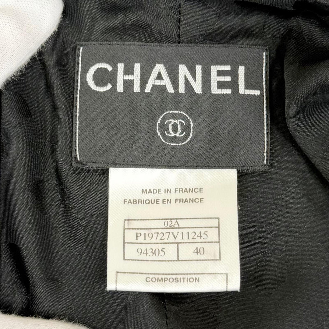 美品△CHANEL シャネル ヴィンテージ 02A P19727 ウール100％ シルク使い ココマーク サテンパイピング ジャケット ブラック ネイビー 40