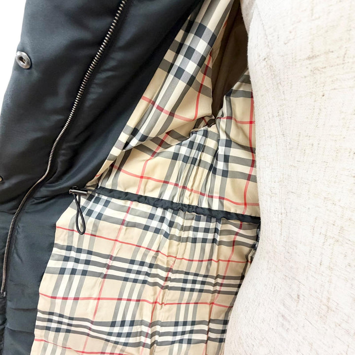 極美品△BURBERRY バーバリー イタリア製生地使用 裏地ノバチェック柄 フォックスファー フード付き ダウンコート ブラック 40 正規品