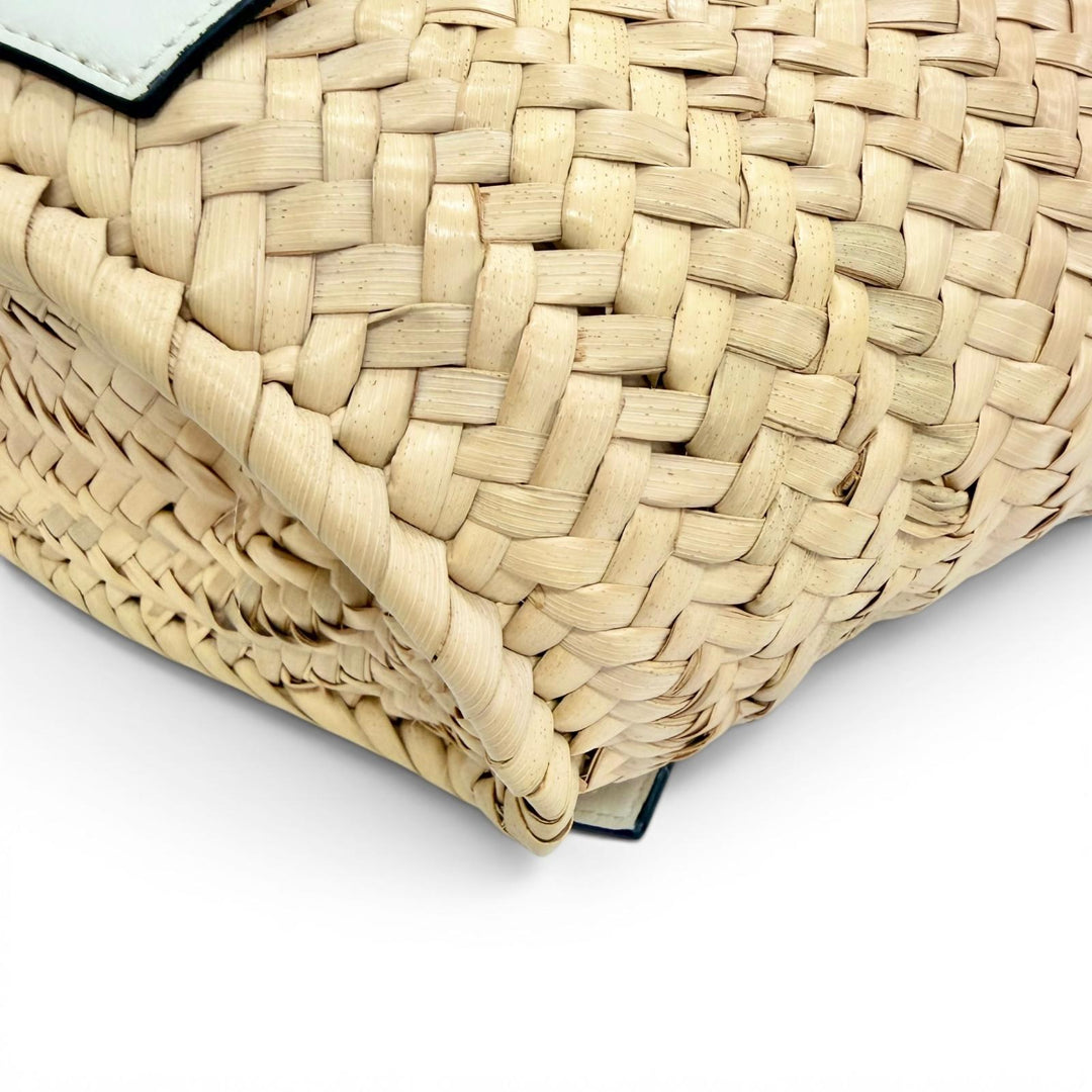 極美品△LOEWE ロエベ A223S93X04 バスケットバッグ スモール パームリーフ レザー アナグラム カゴバッグ ハンドバッグ ナチュラル 白
