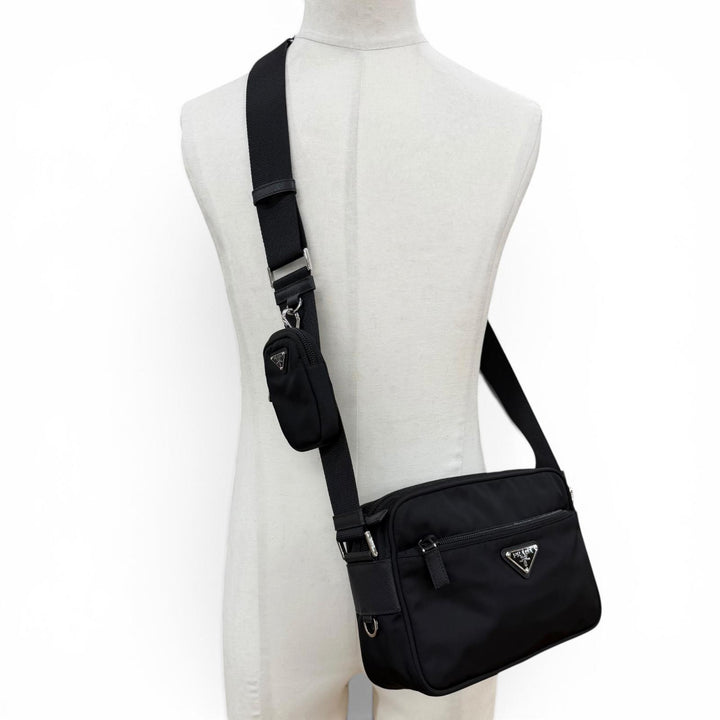美品▼PRADA プラダ 1BC167 ナイロン Re-Nylon トライアングルロゴ 三角プレート ショルダーバッグ ブラック シルバー金具 伊製 メンズ