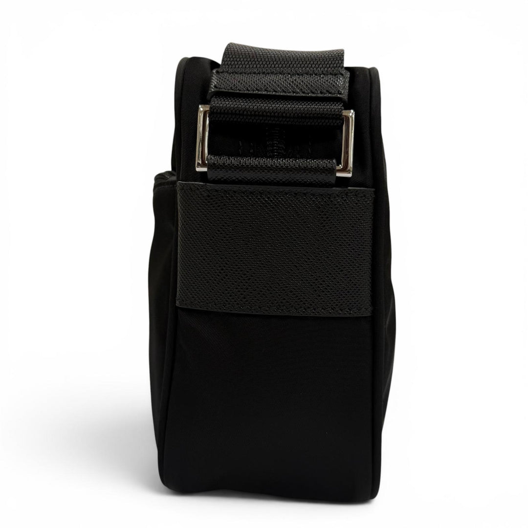 美品▼PRADA プラダ 1BC167 ナイロン Re-Nylon トライアングルロゴ 三角プレート ショルダーバッグ ブラック シルバー金具 伊製 メンズ