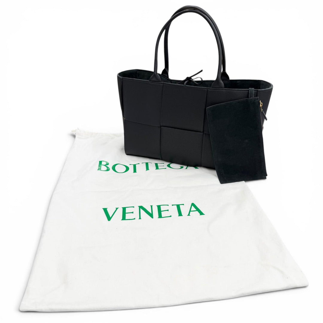 美品▼BOTTEGAVENETA ボッテガヴェネタ 609175 ミディアム ザ アルコ レザー ポーチ付き トートバッグ ブラック 伊製 メンズ 保存袋付き
