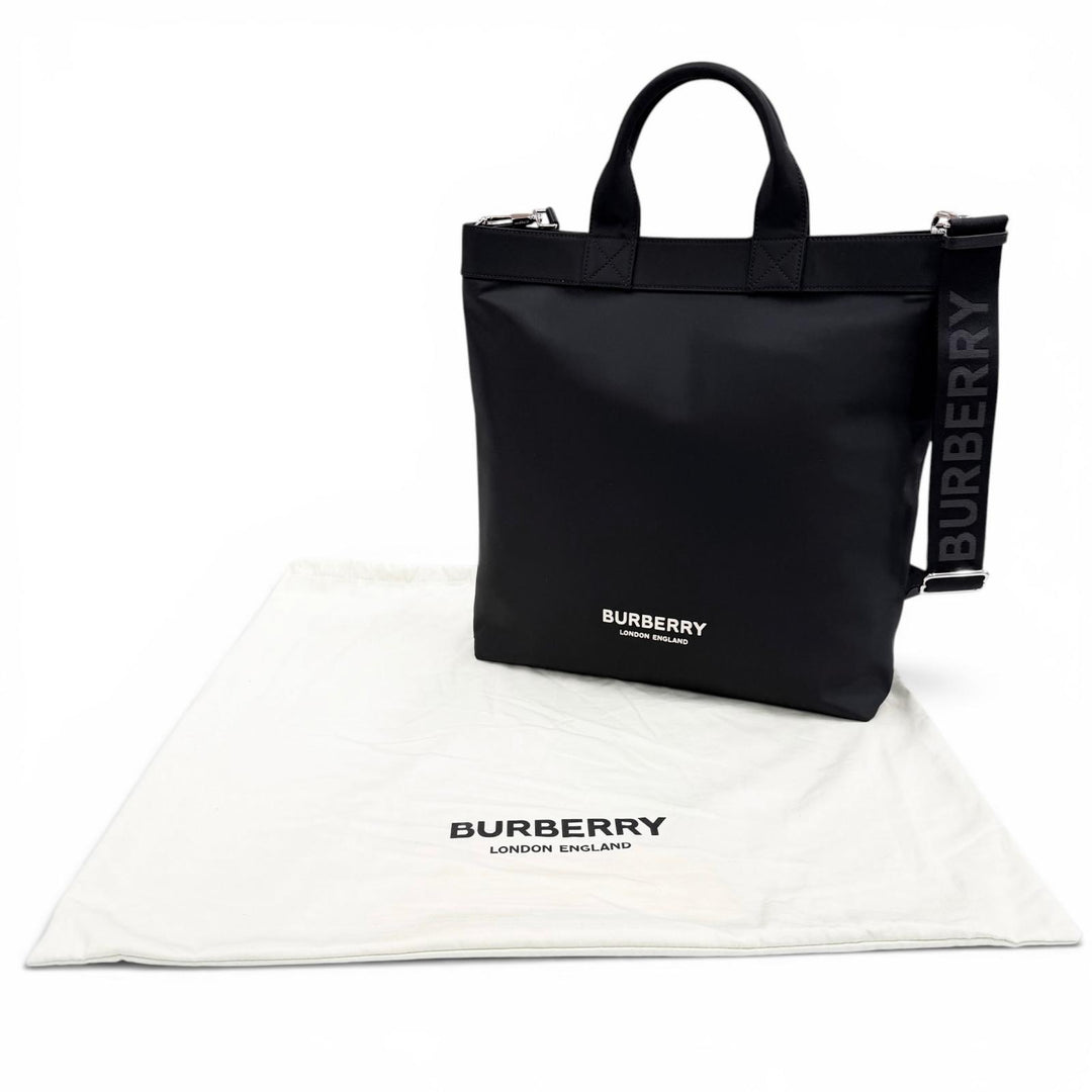 美品▼BURBERRY バーバリー 8063497 アーティ ナイロン 2WAY ショルダー トートバッグ ブラック イングランド製 メンズ 保存袋付き