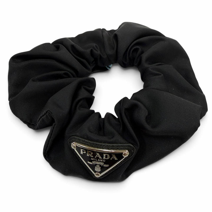 極美品☆PRADA プラダ 1IF015 テスートトライアングルロゴプレート RE-NYLON ヘアアクセサリー ナイロンシュシュ ブラック 箱付き