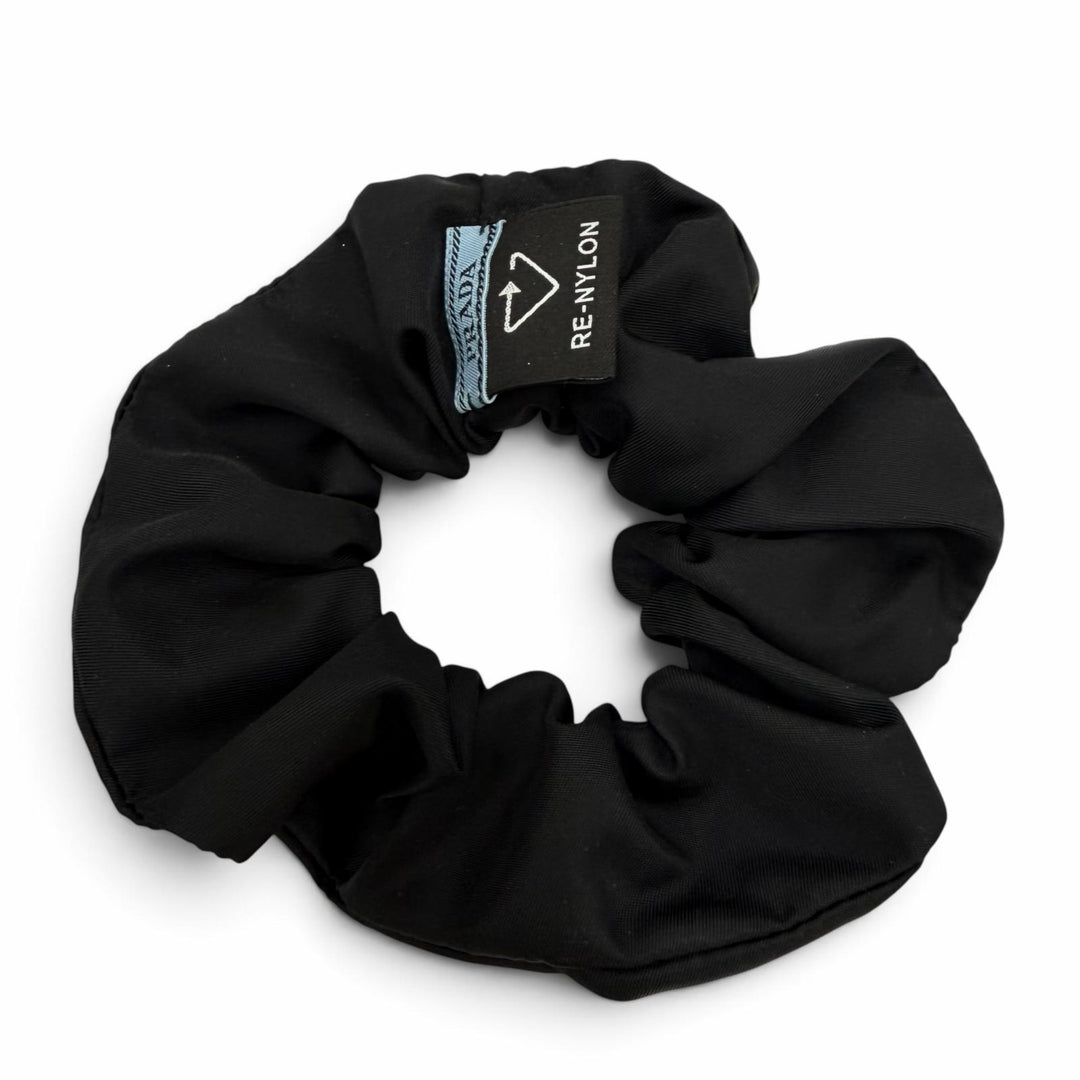 極美品☆PRADA プラダ 1IF015 テスートトライアングルロゴプレート RE-NYLON ヘアアクセサリー ナイロンシュシュ ブラック 箱付き