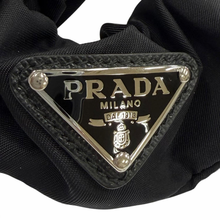 極美品☆PRADA プラダ 1IF015 テスートトライアングルロゴプレート RE-NYLON ヘアアクセサリー ナイロンシュシュ ブラック 箱付き