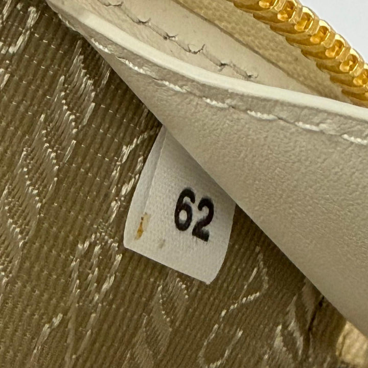 極美品△PRADA プラダ 1NR025 トライアングルロゴ サフィアーノレザー チェーンショルダー ミニ ポーチ ホワイト ゴールド金具 伊製 箱付