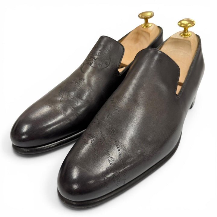 美品▼BERLUTI ベルルッティ ヴェネチアカーフレザー カリグラフィ ガレ カーシブ スリッパ ローファー ブラック(黒灰) 6 定価363000円