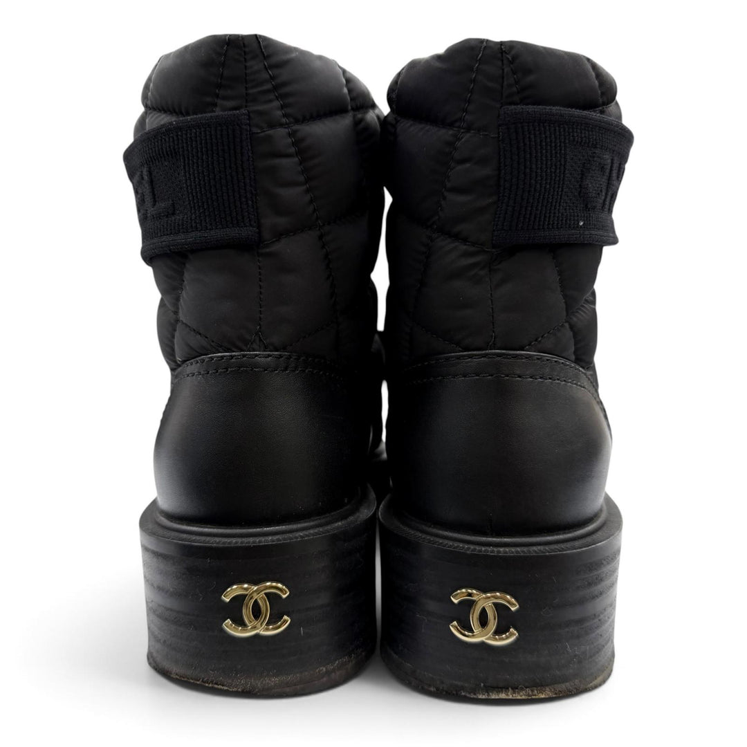 人気☆CHANEL シャネル 23B G45125 ココマーク・ロゴ マトラッセ レザー ショートブーツ ブラック 37.5 イタリア製 箱・保存袋付
