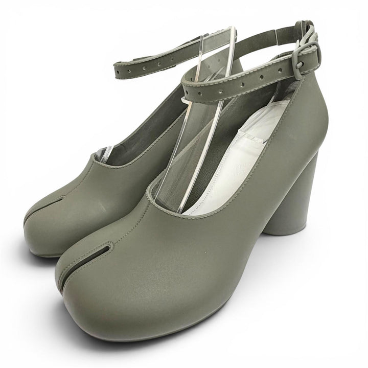 美品△Maison Margiela 22 メゾンマルジェラ22 S58WL0222 TABI ラバー アンクルストラップ レインシューズ パンプス カーキ 35 箱・袋付