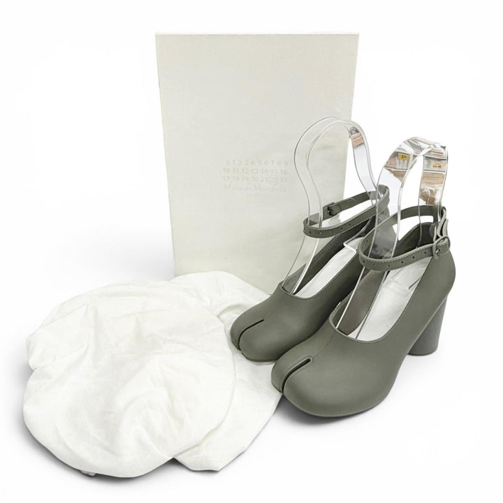 美品△Maison Margiela 22 メゾンマルジェラ22 S58WL0222 TABI ラバー アンクルストラップ レインシューズ パンプス カーキ 35 箱・袋付