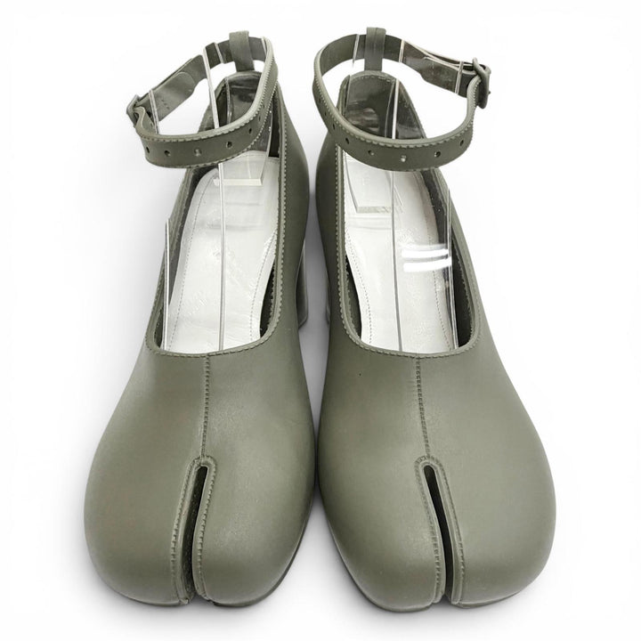 美品△Maison Margiela 22 メゾンマルジェラ22 S58WL0222 TABI ラバー アンクルストラップ レインシューズ パンプス カーキ 35 箱・袋付