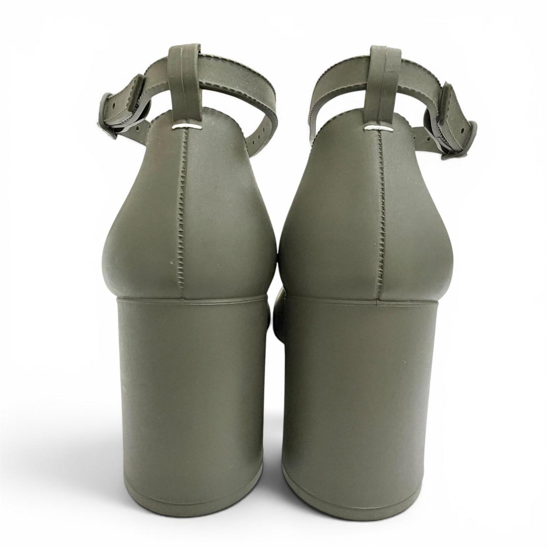 美品△Maison Margiela 22 メゾンマルジェラ22 S58WL0222 TABI ラバー アンクルストラップ レインシューズ パンプス カーキ 35 箱・袋付