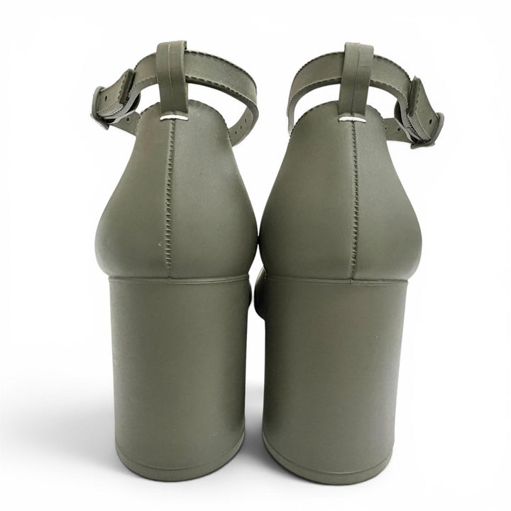 美品△Maison Margiela 22 メゾンマルジェラ22 S58WL0222 TABI ラバー アンクルストラップ レインシューズ パンプス カーキ 35 箱・袋付