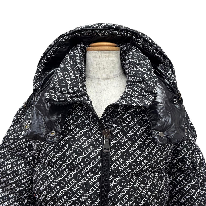 極美品△MONCLER モンクレール 22-23AW MAIRE マイール ロゴワッペン 総柄 フード付き ジップアップ ダウンジャケット ブラック 1 正規品