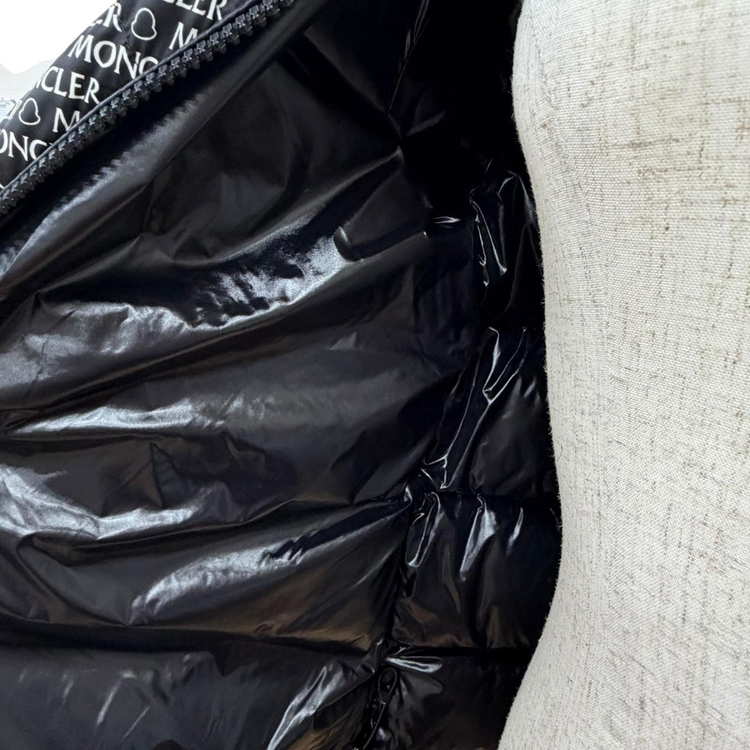 極美品△MONCLER モンクレール 22-23AW MAIRE マイール ロゴワッペン 総柄 フード付き ジップアップ ダウンジャケット ブラック 1 正規品